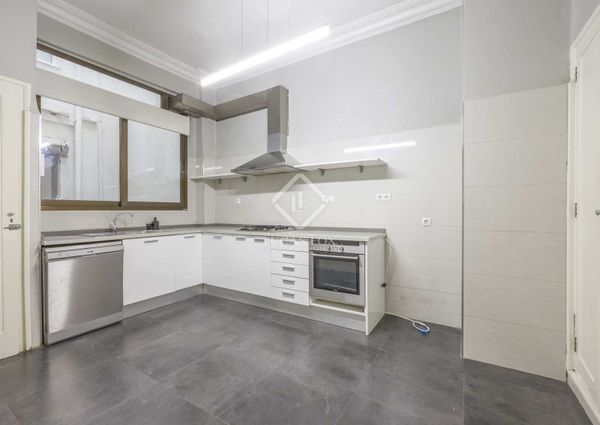 4 Bedroom apartment for rent in Gran Vía, Valencia