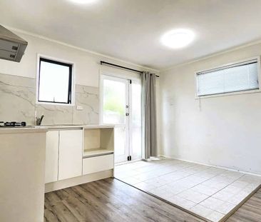 Brand new bathroom+kitchen 2-BR house, Henderson - Photo 3