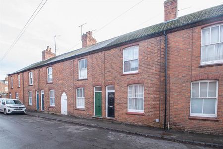 3 bedroom terraced house to rent - Photo 3