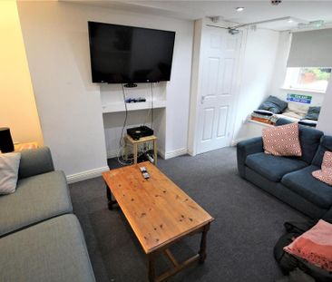 4 bedroom terraced house to rent - Photo 1