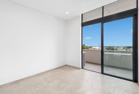 Modern 2 Bedroom Apartment in St Peters - Photo 2