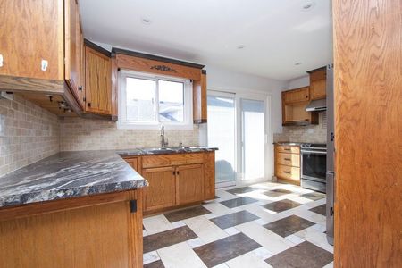 For Lease - 1286 Sunningdale Avenue, Oshawa, Ontario - Photo 3