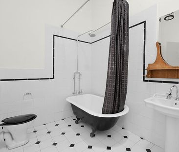 105 Burlington Street, Crows Nest NSW 2065 - House For Rent | Domain - Photo 4