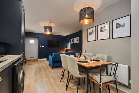 4 Bed Semi-Detached House, Bobbin Row, LS12 - Photo 2