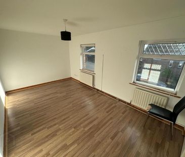 64 Maypole Park, Dromore, BT25 1SH - Photo 3