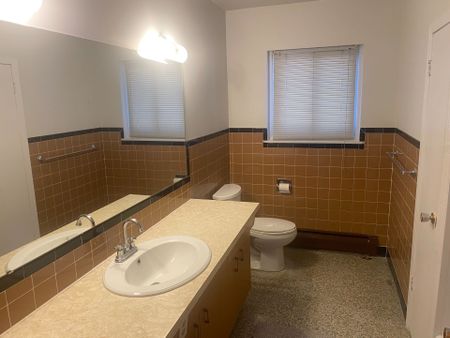 For Lease - 10617 Trafalgar Road, Halton Hills, Ontario - Photo 2