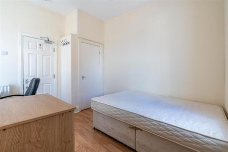 5 bedroom maisonette to rent - Photo 4