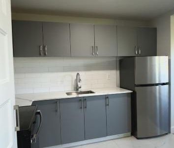 Bright & Freshly Renovated 1 Bed 1 Bath in Pointe-Claire - Photo 3
