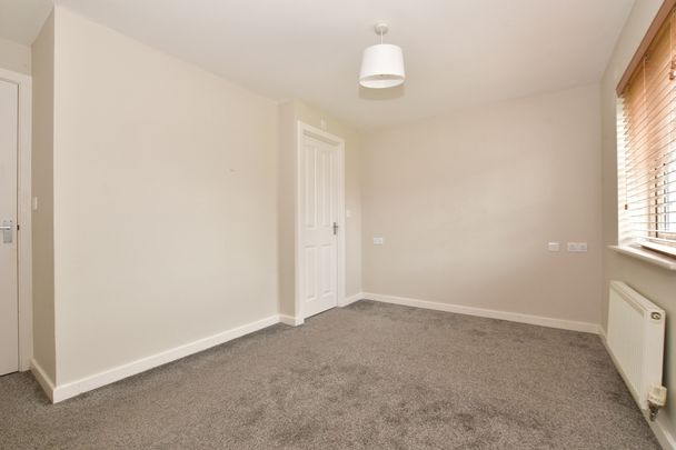 3 bedroom semi-detached house to rent - Photo 1