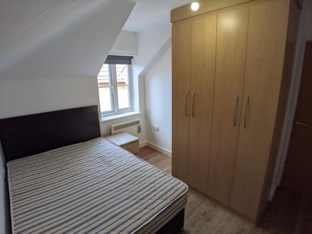 2 bedroom flat to rent - Photo 3