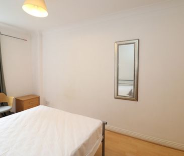 Room in a Shared Flat, Lamb Court, E14 - Photo 3