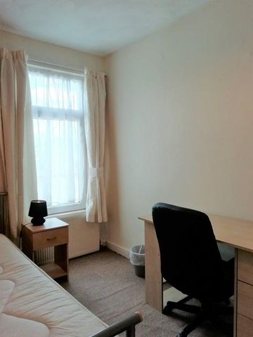 2 bedroom house to rent - Photo 4