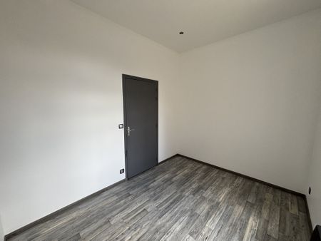 APPARTEMENT T3 NON MEUBLÉ SITUÉ QUARTIER LA HOTOIE / ST ROCH - PARKING - Photo 2