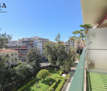 Location Appartement 3 pièces 81m² NICE 06000 - Photo 3