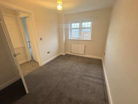 3 bedroom semi-detached house to rent - Photo 4