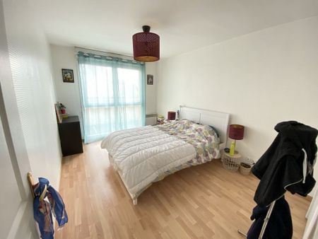 Location Appartement 3 pièces 71m² - Photo 4