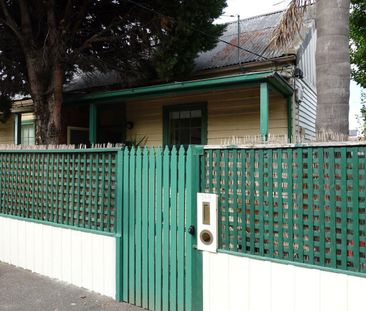 CUTE 2 BEDROOM HOUSE. - Photo 6