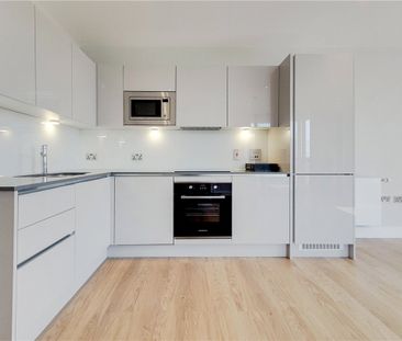 Excellent two-bedroom, two-bathroom flat within Wimbledon Grounds, this prestigious new development next to the AFC Wimbledon Stadium. The apartments all have generous balconies, lift access, secure bike storage and landscaped communal gardens. - Photo 3