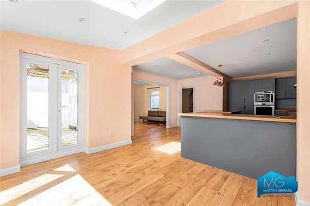 3 bedroom semi-detached house to rent - Photo 1