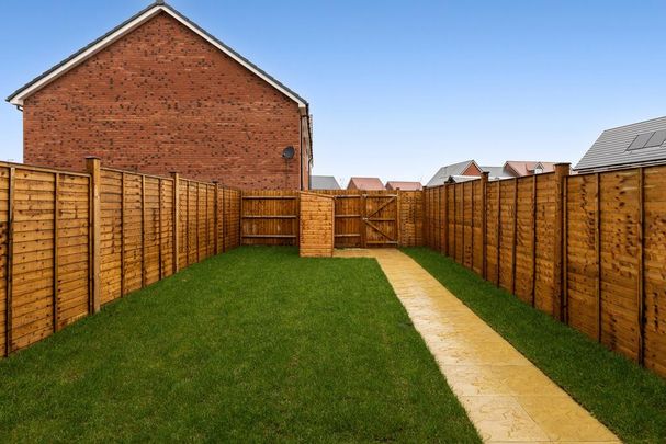 3 bedroom end of terrace house to rent - Photo 1