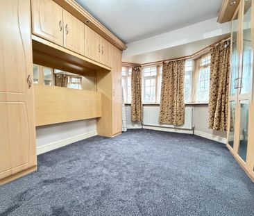 4 bedroom semi-detached house to rent - Photo 2