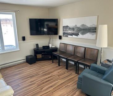 Super Condo Une Chambre 2 Stat. Charlesbourg - Photo 1