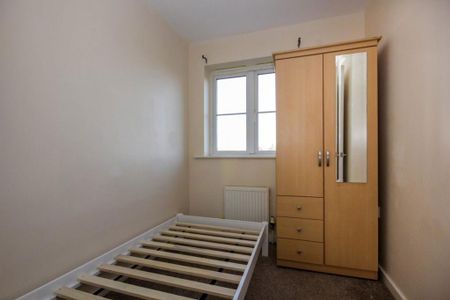 3 bedroom semi-detached house to rent - Photo 2