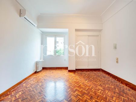 Piso de alquiler en Gran Via - Photo 5