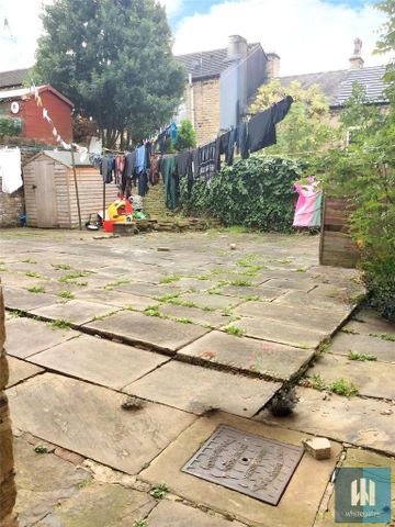 2 bedroom terraced house to rent - Photo 4