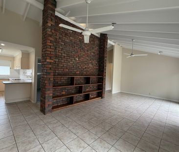 Comfortable 3 bedroom home in ideal location. - Photo 1