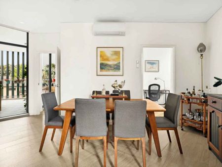 404/2 Thomas Street Ashfield - Photo 2