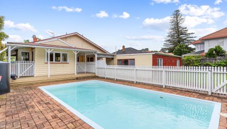 Spacious DGZ Character Home with Pool & Huge Grounds - Photo 4