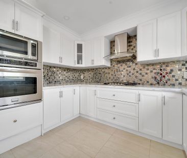 For Lease - 2606 Ambercroft Trail, Mississauga, Ontario - Photo 2