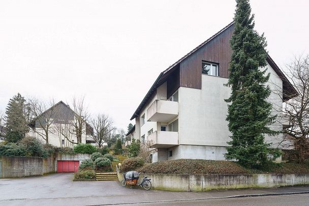 Grosszügige sanierte 5.5-Zimmer-Wohnung mit Kamin und Balkon - Foto 1