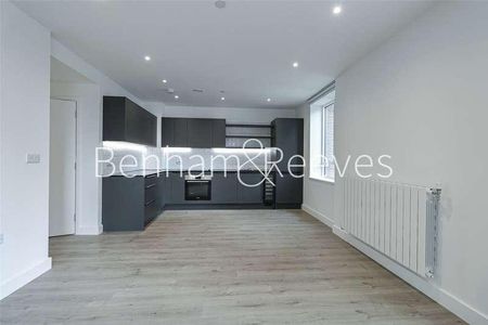 Hopper House, Pilkington Terrace Pettman Crescent, London, SE28 - Photo 3