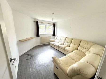Cross Road, Uxbridge, Middlesex, UB8 - Photo 2