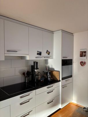 Moderne 4.5-Zimmerwohnung im Erdgeschoss - Photo 1