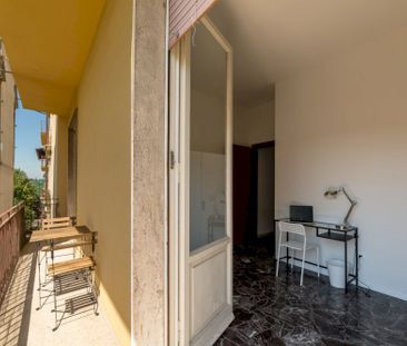 Splendid room in Viale Dei Mille - Photo 4