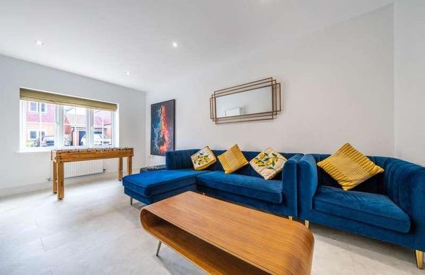 Didcot, Oxfordshire, OX11 - Photo 1