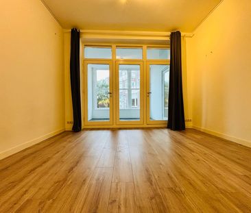 Appartement te huur: Valeriusstraat 30-A 2517 HR Den Haag - Photo 2