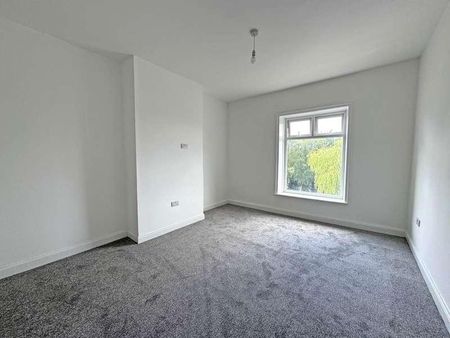 Grains Road, Shaw, OL2 - Photo 3