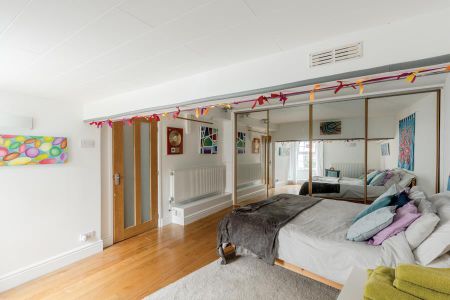 3 bedroom terraced house to rent - Photo 4