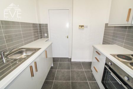 2 bedroom ground floor flat to rent - Photo 5