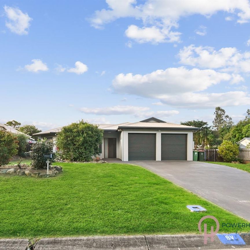 Perfect Family home with a Pool! - Photo 1