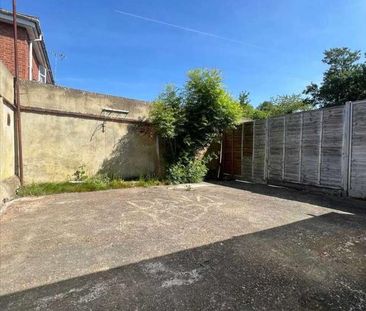 Waterton Avenue, Gravesend, DA12 - Photo 2