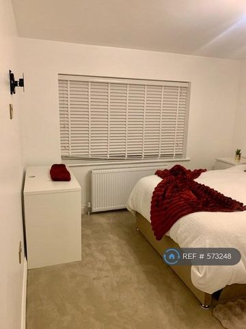 1 bedroom in a house share to rent - Photo 4