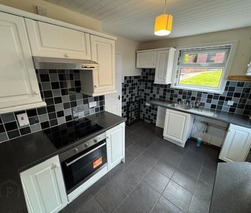 6 Windsor Parade, Whitehead, BT38 9SG - Photo 4