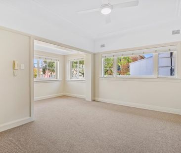 A sun-filled sanctuary in a refurbished block of only four - Photo 2