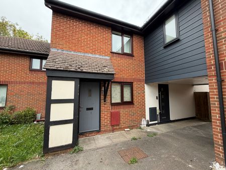 Pebble Drive, Didcot - Photo 3