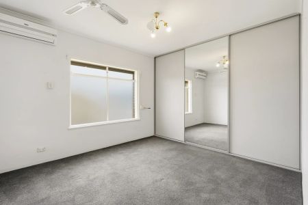 Modern & Spacious 2-Bedroom Unit in a Highly Convenient Location - Photo 2